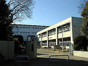 調布市立第五中学校の画像1