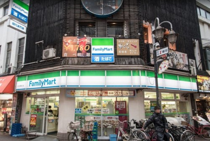 ファミリーマート赤羽駅東口店の画像1