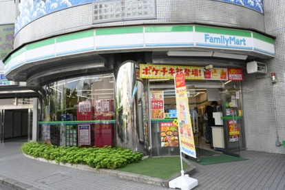 ファミリーマート 浮間舟渡駅前店の画像1