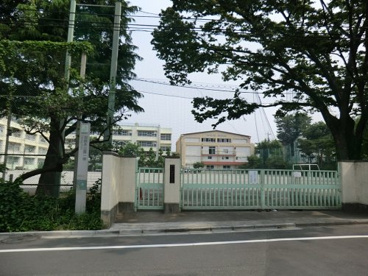 世田谷区立梅丘中学校の画像1