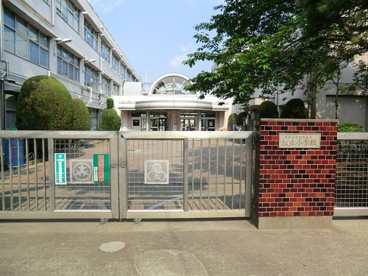世田谷区立松丘小学校の画像1