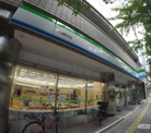 ファミリーマート 江坂駅北店