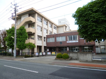  西小学校の画像1