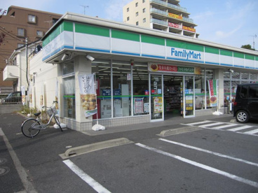 ファミリーマート 加平三丁目店の画像1