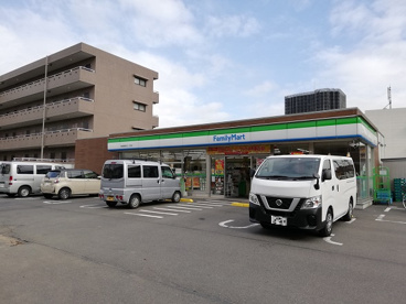 ファミリーマート 座間相模が丘一丁目店の画像1