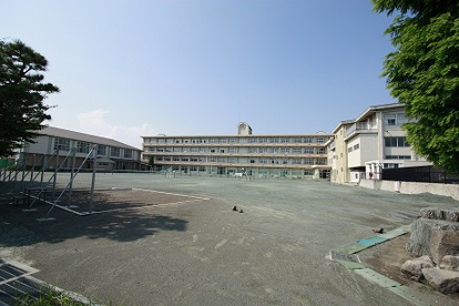 塚沢中の画像1