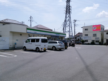 ファミリーマート 草加谷塚店の画像1