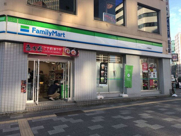 ファミリーマート 大門駅前店の画像1