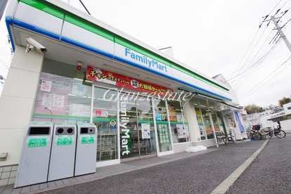 ファミリーマート 横浜青木町店の画像1