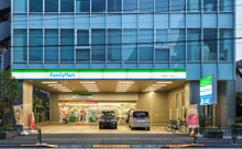 コンビニエンスストア ファミリーマート 中野中央二丁目店