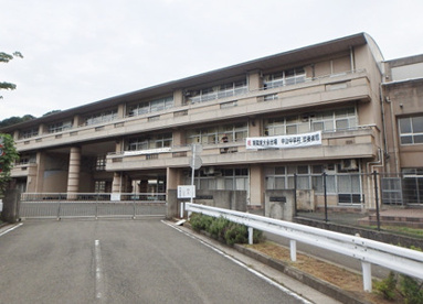 横浜市立中山中学校の画像1