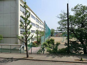 町田市薬師中学校の画像1