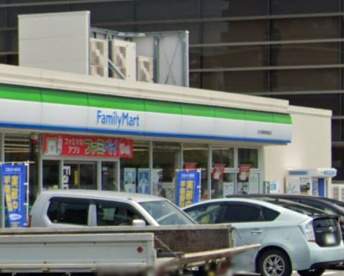 ファミリーマート名古屋競馬場前店の画像1