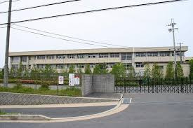 生駒市立大瀬中学校の画像1