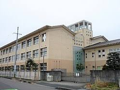 山県市立高富小学校の画像1