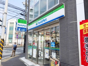 ファミリーマート横浜西神奈川三丁目店の画像1