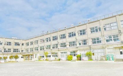 足立区立西伊興小学校の画像1
