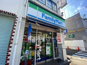 ファミリーマート富士屋子安通店の画像1