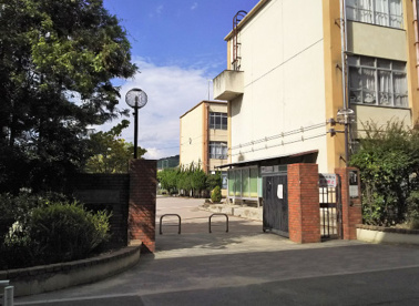 京都市立深草中学校の画像1