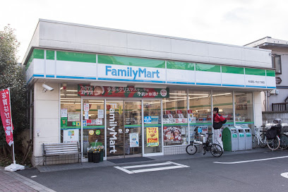 ファミリーマート 杉並堀ノ内三丁目店の画像1