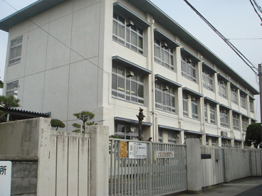 寝屋川市立第四中学校の画像1