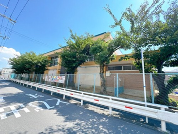 摂津小学校の画像1