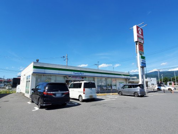 ファミリーマート 亀岡千代川店の画像1