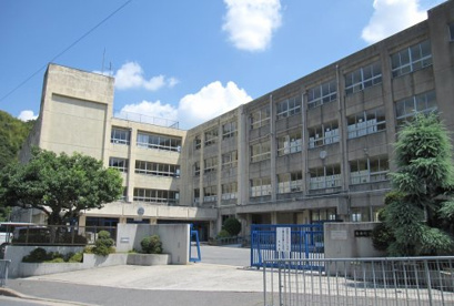 島本町立第二中学校の画像1