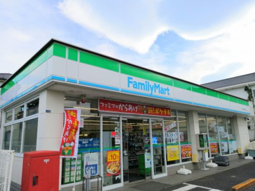 ファミリーマート 綾瀬上土棚店の画像1
