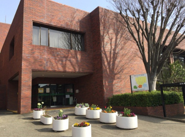 綾瀬市立図書館の画像1