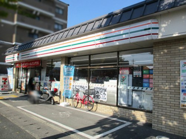 セブンイレブン 京都双ヶ丘店の画像1