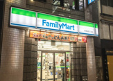 ファミリーマート 外神田四丁目店