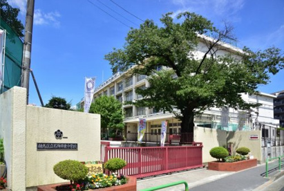 練馬区立石神井東中学校の画像1
