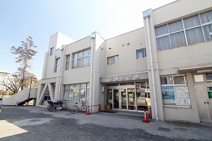 武蔵村山市立雷塚図書館