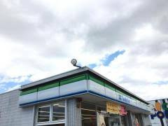 ファミリーマート 奈良上牧町店の画像1