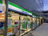 ファミリーマート横浜星川駅前店