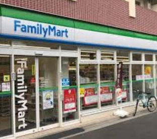 ファミリーマート中村橋駅西店の画像1