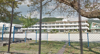 垂井町立岩手小学校の画像1