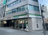 ファミリーマート　本町駅西店