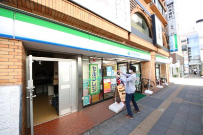 ファミリーマート 西日暮里二丁目店の画像1