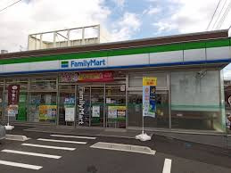 ファミリーマート 西寺尾二丁目店の画像1