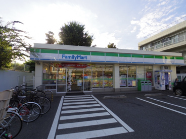 ファミリーマート大泉学園通り店の画像1