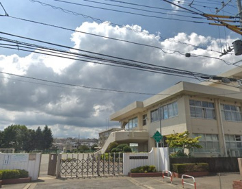 依知南小学校の画像1