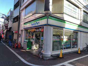 ファミリーマート 大田梅屋敷店の画像1