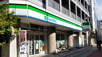 ファミリーマート 本庄西三丁目店の画像1