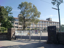 西谷山小学校