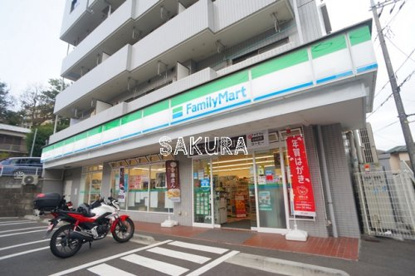 ファミリーマート 横浜長津田町店の画像1