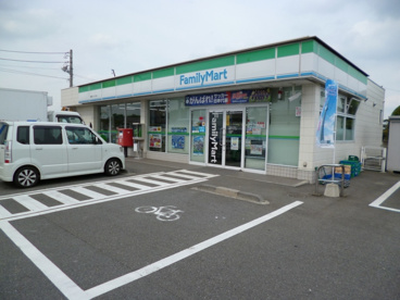 ファミリーマート上栗須店の画像1
