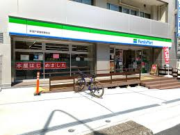 ファミリーマート 新宿戸塚警察署前店の画像1
