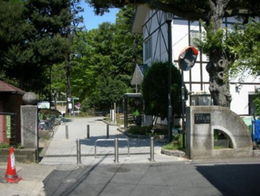 文京区立大塚公園みどりの図書室の画像1